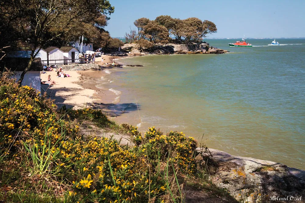 petite crique pour des vacances en camping